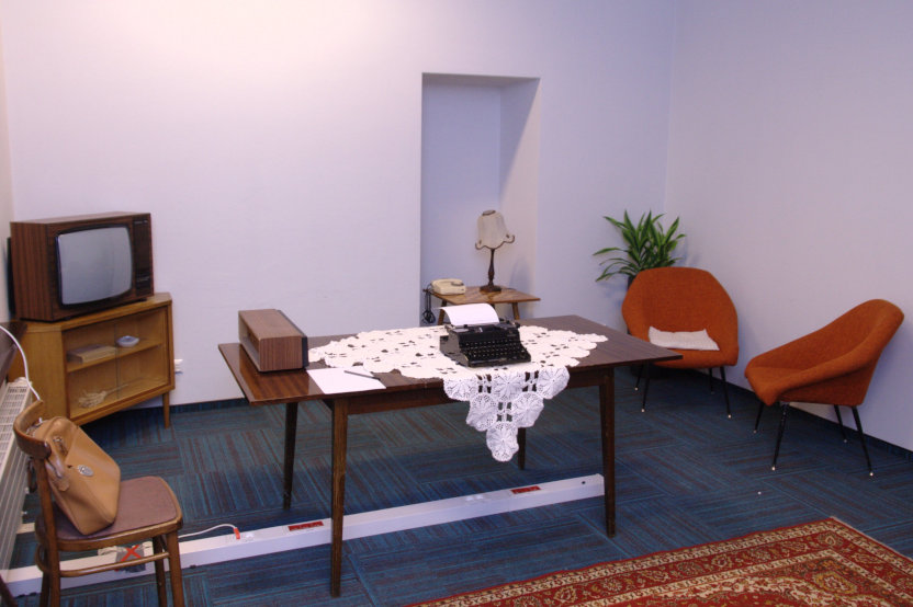 Escape room w stylu PRL dla Google Campus