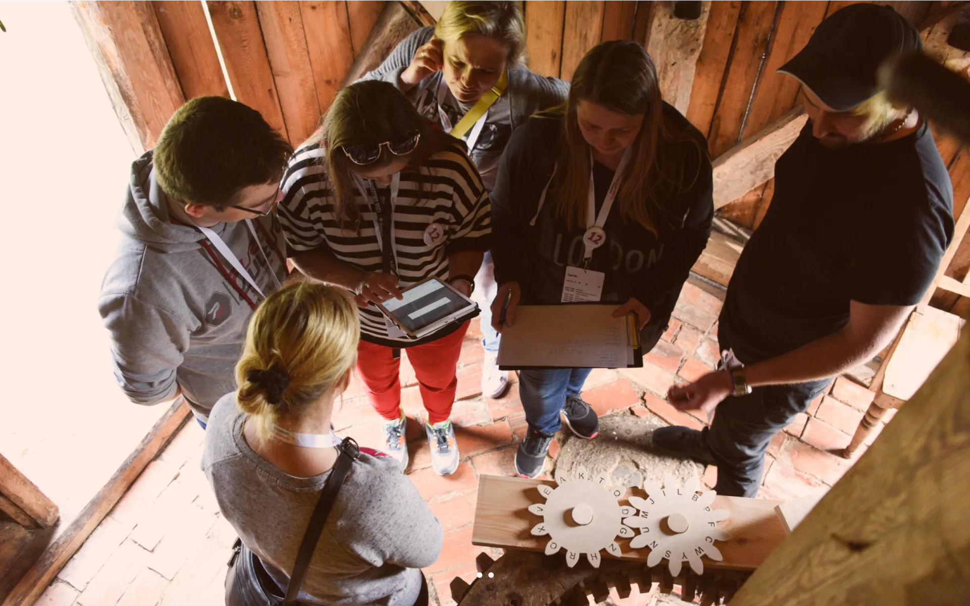 Mobilny escape room - obrazek w tle